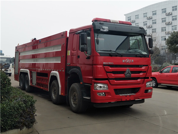 重汽24-25噸消防車(chē)