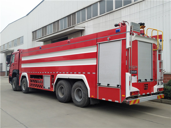 重汽24-25噸消防車(chē)