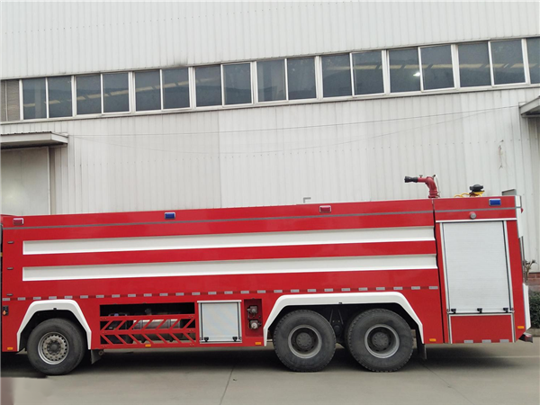 重汽24-25噸消防車(chē)